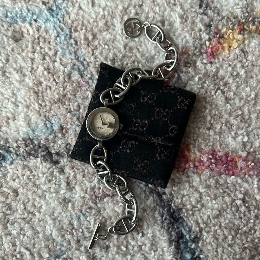 GUCCI G 107 Silver Charm Bracelet Watch